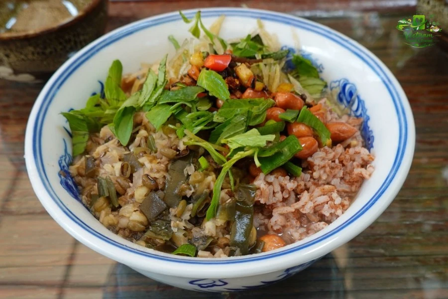 Hue San May Vegan Restaurant - Vietnam Food Tour