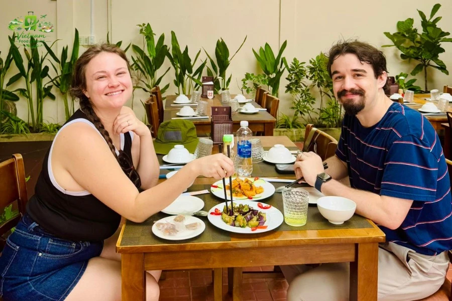 Huong Mai Vegetarian Restaurant - Vietnam Food Tour