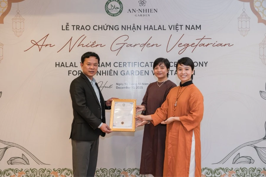 An Nhien Garden Vegetarian Restaurant - Vietnam Food Tour